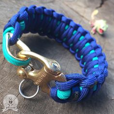 This is our luxury version of the classic King Cobra bracelet. 5 meters of 550 paracord with our superior snap shackle in brass and handcast brass thimble and custom logotype KRÜGER bead in stainless steel. On the picture is a classic black version, but any combination of one or two colors can be done. Just let us know your preferences at checkout or email. Survival bracelet with 5 m Atwood Paracord 550 Original brass snap shackle made in Sweden Handcast brass thimble Stainless steel KRÜGER logo Cobra Bracelet, Paracord Accessories, Paracord Tutorial, King Cobra, Survival Bracelet, Paracord Bracelet, 550 Paracord, Black Bracelets, Paracord Bracelets