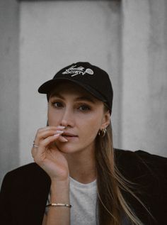 HEALTH SOCIETY - Retro black fashion 100 % cotton baseball cap for women with vintage logo [VIDIE] Baseball Cap For Women, Black Caps, Sporty Outfit, Black Baseball Cap, Sporty Outfits, Caps For Women, Vintage Logo, Baseball Caps