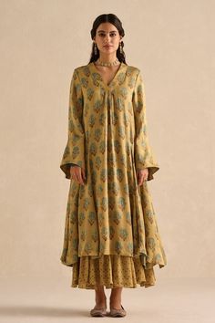 Indian Sketches, Indowestern Kurti, Sarara Dress, Jaipuri Kurti, Earth Clothes, Kurta Patterns, Luxury Pret, Ajrakh Prints