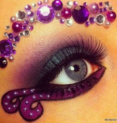 Purple eye Enchanting Eyes, Ursula Makeup, Carnaval Make-up, Celestial Hair, Make Carnaval, Mermaid Makeup