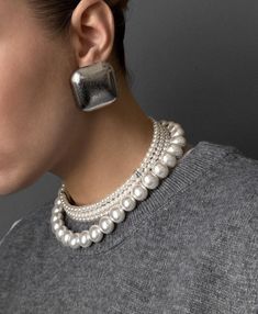 How To Wear Pearls, Big Necklace, Sweet Jewelry, Wear Pearls, Expensive Jewelry, Jewelry Lookbook, Layered Jewelry, Chic Jewelry, Looks Style