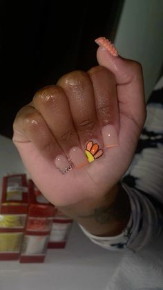 Cute Short Acrylic Nails For Work, Short Beach Nail Ideas, Baddie Thanksgiving Nails, Cute Short Nail Sets Fall, Beach Nail Ideas Acrylic, Shorties Nails Square Fall, Simple Nails Acrylic Short, Fancy Short Nails, Short Acrylic Nails Designs For Fall