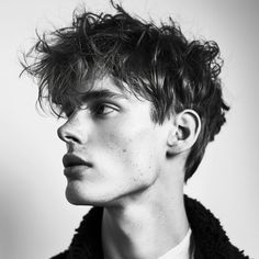 10 Stylish Short Messy Hair Looks for Men: Effortless Elegance Male Messy Hairstyles, French Men Haircut, Men Short Messy Hair, Outgrown Hair Men, Messy Slicked Back Hair, Short Messy Mens Haircut, Messy Haircut For Men, Long Caesar Haircut Men, Scruffy Hair Men