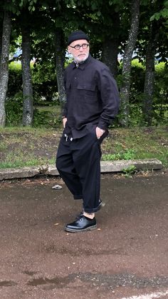 Mens Different Styles, Men’s Japanese Street Fashion, Black Pants Outfit Men Casual, Japanese Street Wear Mens, Bowling Outfit Men, Mens Dr Martens Outfit, Men’s Fashion Streetwear, Japanese Outfits Street Style Men, Dr Martens 1461 Outfit Men