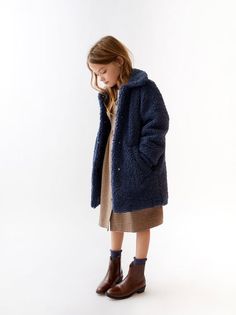 People Cutout, Cut Out People, Poses References, Zara Kids, Shearling Coat, Moda Vintage, Fleece Coat, Mode Inspo, Kids Outfits Girls