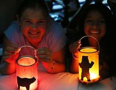 Kids will love making this indoor camping lantern! So fun! Indoor Camping Ideas For Kids, Indoor Camping Ideas, Camping Ideas For Kids, Indoor Camping Party, Indoor Camping, Jungle Decor, Camping Birthday Party, Scout Camping