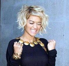 80's Fashion Is Finally Making A Comeback Short Curly Bob Hairstyles, Hair Cuts 2017, Short Curly Haircuts, Hair Styles 2014, Curly Bob Hairstyles, Curly Hair Cuts, Short Curly Hair