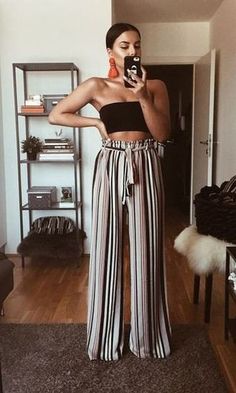 Distressed Outfit, Palazzo Pants Outfit, Bohemian Outfits, Vintage Summer Outfits, Outfit Pictures, Beach Party Outfits, Amal Clooney, Pictures Ideas, Mode Inspo