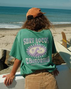 Green Room Surf T-shirt - Surf Locos Surf Style Clothes, Room Retro, Ocean Shirt, Surf Brands, Retro Surf, Surf Tee, Surf Design, Surf Shirt, Surf Tshirt