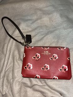 Coach wallet with strap. Pre owned, great condition. See pictures Coach Wallet, Coach Dinky Crossbody, Wallet