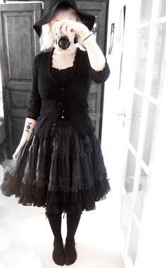 Elder Goth, Mode Steampunk, Gothic Skirt, Fashion Tumblr, Mori Girl Fashion, Goth Look, Look Rock