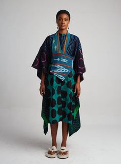 African Character, Dye Lab, African Kaftan Dress, Kenya Fashion, Dress With Kimono, Red And Black Shirt, Ladies Blouse Designs, Tie Dye Outfits, Detachable Collar