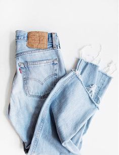 LEVI Jeans Vintage Denim Buttonfly 501's or Zip-fly Levi Highwaist Renewal Levi's Boyfriend Jeans Flat Lay Photography Fashion, Levis Boyfriend Jeans, Ropa Upcycling, Spring Wardrobe Essentials, Amazon Clothes, Teenage Fashion, Womens Jeans, Spring Wardrobe, Light Wash Jeans