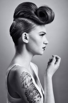 Avante Garde Hair, Vogue Hair, Catwalk Hair, Hair Couture, Poses Anatomy, Huge Hair