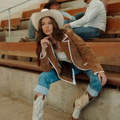 Modern Western Clothing, Rodeo Arena Photoshoot, Modern Western Fashion, Urban Western, Urban Cowgirl, High Horse, Summer Style Guide, Looks Country