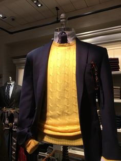 Fashion Retail Interior, Gentleman Mode, Country Gentleman, Dapper Mens Fashion, Preppy Men, Clothing Displays, Fashion Layout