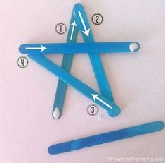 the instructions for making an origami star from plastic straws and toothpicks