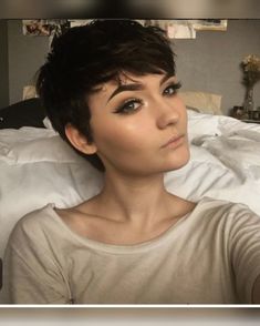 Pixie Haircut For Round Faces, Pinterest Hair, Short Pixie Haircuts, Round Faces, Grunge Hair, Haircut Ideas