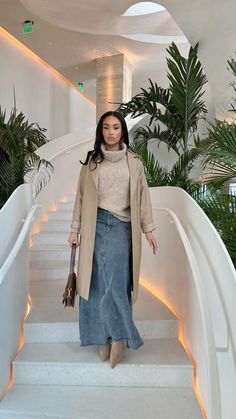 Maxi Skirt Outfit Dressy, Dresses And Skirts In Winter, Press Interview Outfit, Fun Modest Outfits, Romantic Modest Outfit, Modest Fashion Christian Black Woman, Modest 90s Outfits, Modest Outfit Ideas Winter, Modest Woman Outfits