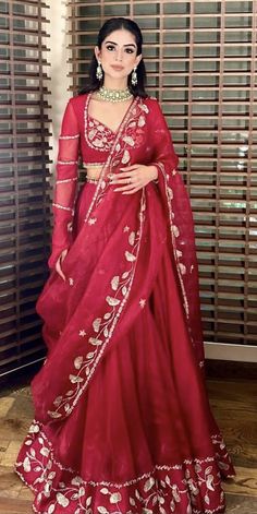 Jimmy Choo Lehenga, Pakistan Suit, Bridal Red Lehenga, Indian Dress Wedding, Bridal Lehenga Design, Couple Dresses, Mahima Mahajan, Keep Smile, Fairy Invitations