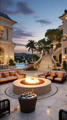 Luxury Mansion Backyard, Old Money House Exterior, Mansion Backyard, Old Money Interior Design, Old Money Interior, Dream Life House, Cozy Patio, Patio Fire Pit