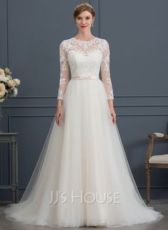 a - line / princess scoop neck court train tulle wedding dress