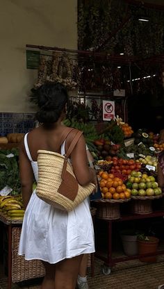 Black Femininity Outfit, El Salvador Aesthetic Outfit, Cottagecore Outfits Black Women, Long Socks Aesthetic, Street Style Classy, Quite Luxury, Outfits Blazer