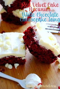 red velvet cake with white chocolate cheesecake toppings