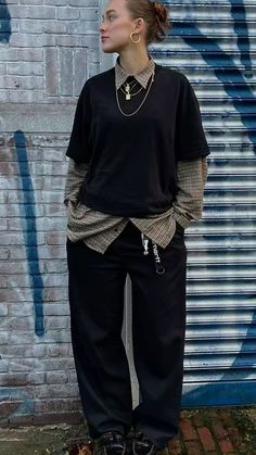 Femmasc Outfit, Alternative Masc Outfits, Soft Butch Fashion, Long T Shirt Outfit, Masc Streetwear, Masc Fashion Women, Fem Masculine Outfits, Ways To Style Black Jeans, Futch Fashion