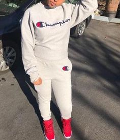 Female Sneakerhead, Sneakerhead Outfits, Outfits Juvenil, Sweatpants Outfit, Woman Clothes, Lazy Outfits, Cute Comfy Outfits