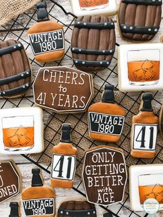 Whiskey Theme Party, Cookies For Birthday, 50th Birthday Party Themes, 60th Birthday Party Decorations, Vintage Bakery, Bourbon Tasting, Crazy Cookies