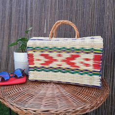 Natural Bag Artisan Made Made in Portugal Dimensions: L - 32 cm, W - 18 cm, H - 20 cm  L - 12,6 in, W - 7,1 in, H - 7,9 in Without lining inside The dimensions may vary slightly. Bohemian Bag, Straw Beach Bag, Bohemian Bags, Colorful Bags, Vintage Bag, Basket Bag, Bag Vintage, Market Bag, Women Bag