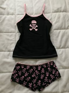 skull pyjamas hello kitty Kawaii T Shirts, Punk Crop Top, Gothic Casual, Casual Kawaii, Pink Kawaii, Y2k Tops, T Shirts Women, Swaggy Outfits