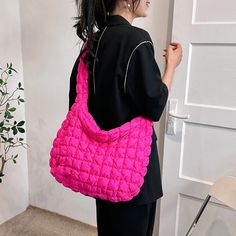 Trendy Black Quilted Tote Bag for Women - Fashionable and Spacious – PUUX Cloud Bag, Quilted Totes, Bubble Bag, Bag Trends, Big Bags, Plaid Design, Quilted Bag, Bag For Women, Womens Tote