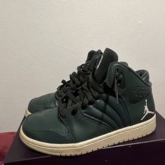 Selling This Pair Like Brand New 9.5 Us Casual High-top Synthetic Jordan Shoes, Green Jordan Shoes With Round Toe, High-top Synthetic Jordan Shoes, Green Casual Jordan Shoes With Cushioned Footbed, Casual Green Jordan Shoes With Cushioned Footbed, Jordan Shoes With Boost Midsole And Round Toe, Casual Jordan Shoes With Lace-up White Sole, Green Lace-up Leather Jordan Shoes, Green Leather Ankle-high Sneakers