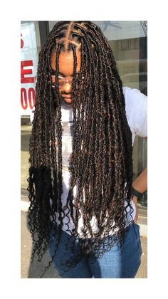 Distressed Faux Locs With Curls, Faux Locs With Curls, Locs With Curls, Braids Videos, Distressed Faux Locs, Distressed Locs, Goddess Faux Locs, Hairstyle Braids, Natural Braided Hairstyles