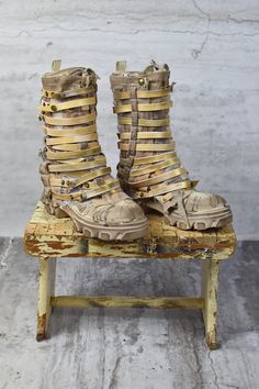 Post Apocalyptic Unique Shoes Desert Colors Footwear - Etsy Desert Boots Outfit, Burning Man Boots, Post Apocalyptic Outfit, Mad Max Costume, Max Costume, Post Apocalyptic Clothing, Desert Outfit, Desert Shoes, Post Apocalyptic Costume