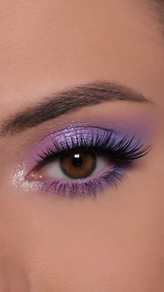 Natural Eyeshadow Looks, Purple Eyeshadow Looks, Purple Makeup Looks, Everyday Eyeshadow, Wedding Makeup Tutorial, Eyeshadow Brush Set, New Years Eve Makeup, Purple Eye Makeup, Holiday Makeup Looks