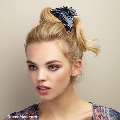 When your hair claw is super sparkly and colourful, a very easy hairstyle (i.e. just a quick twist and top knot) can be rather eye catching. Try this flamboyant hair grip for when you are feeling like a bit of a boost. #QueenMee #hairaccessories #hairbeauty #hairfashion #hairideas #hairinspiration #hairstyles #hairstyleideas #hairtips #hairtrends #easyhairstyles #quickhairstyles #messyupdo #updo #updohairstyles #longhairstyles #sparkle #rhinestone Very Easy Hairstyles, Crystal Hair Clip