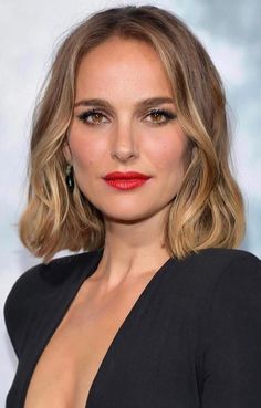 Lopsided Haircut, Brown Bayalage, Bayalage Hair, Winter Hair Color Trends, Best Hair Straightener, Outfit 2023, Fresh Hair, Winter Hair Color, Bob Hair