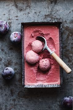 Cranberry Ice Cream Recipe, Gelato Photography, Plum Ice Cream, Fresh Cranberry Recipes, Frozen Recipes, Sherbet Recipes, Granita Recipes, Baking Lessons, Cheesecake Oreo