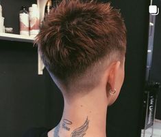 Queer Haircut, Mullet Haircut, Tapered Haircut, Hair Fixing, Super Short Hair, Punk Hair, Haircut And Color, Short Curly Hair, Cool Haircuts