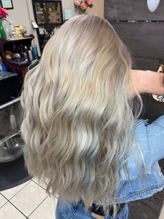 Blue Toned Blonde Hair, Blonde Streaks In Blonde Hair, Blonde And Pastel Blue Hair, Platinum Blonde Hair With Blue Streaks, Blonde Hair Light Blue Highlights, Blonde Hair With Coloured Streaks, Blond Hair Blue Highlights, Blonde Hair With Light Blue Highlights