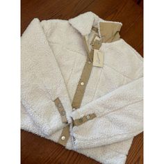 Nwt Universal Thread Cream Sherpa Jacket Size M Cream Long Sleeve Outerwear For Outdoor, Winter White Casual Sherpa Outerwear, White Sherpa Outerwear For Outdoor, Casual Cream Outerwear With Fleece Lining, Casual White Sherpa Outerwear, Winter White Sherpa Outerwear With Pockets, Winter White Sherpa Outerwear With Fleece Lining, Cozy Winter White Outerwear For Outdoor, Cozy Winter White Outdoor Outerwear