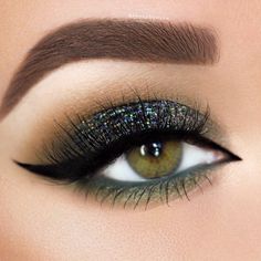 Perfect Cat Eye Makeup Ideas To Look Sexy ★ Kayla Lauren, Make Up Designs, Eye Makeup Ideas, Eye Makeup Techniques, Make Up Tools, Beautiful Eye Makeup, Green Eye