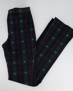 Gucci Green Check Tailored Flared Trousers Size IT 38 (UK 6)  This garment is in very good condition  Please see the photos for more information on this item Brand - Gucci Materials - 100% Wool This garment fastens with a zip and hook at the front Size conversion – UK 6, IT 38, FR 34, US 2 Ref - 024199  Please note we are not affiliated with the brands we sell Please note that all of our items are unless stated otherwise and purchasing with us is contributing to an ethical and sustainable fashion future. All our items come with an. All sales are final. You are aloraing great choices for the planet and for yourself, Love Sellier. Flared Trousers, Chic Me, Bags Designer Fashion, Exclusive Designs, Fashion Statement, Sleek Design, Sustainable Fashion, Trousers, Gucci