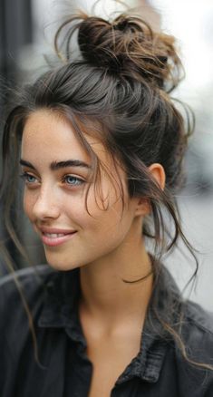 Explore the versatility of messy buns with 30 styles designed for long hair. From subtle and soft to bold and voluminous, find the perfect bun to match your mood. Bun Reference, Makeup Favs, Hair Smoothening, Bun Tutorials, Perfect Bun, Hairstyle Bun, Hair Mistakes, Dance Ideas