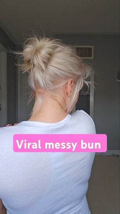 How Do You Make A Messy Bun, Messy Bun For Short Layered Hair, How To Do A Messy Bun Short Hair, Bun Haïr Style For Short Hair, Messy Bun In Short Hair, Short Messy Bun Tutorials, Messy Hair Bun For Short Hair, Messy Bun Front View, Messy Bun For Short Hair Tutorial