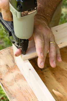 Stapling the front bottom board