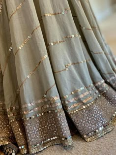 Desi Embroidery, Lehenga Aesthetic, Rajasthani Dress, Aesthetic Graphics, Embroidery Fashion Detail, Lehenga Designs Simple, Fancy Sarees Party Wear, Designer Kurti Patterns, Beautiful Pakistani Dresses